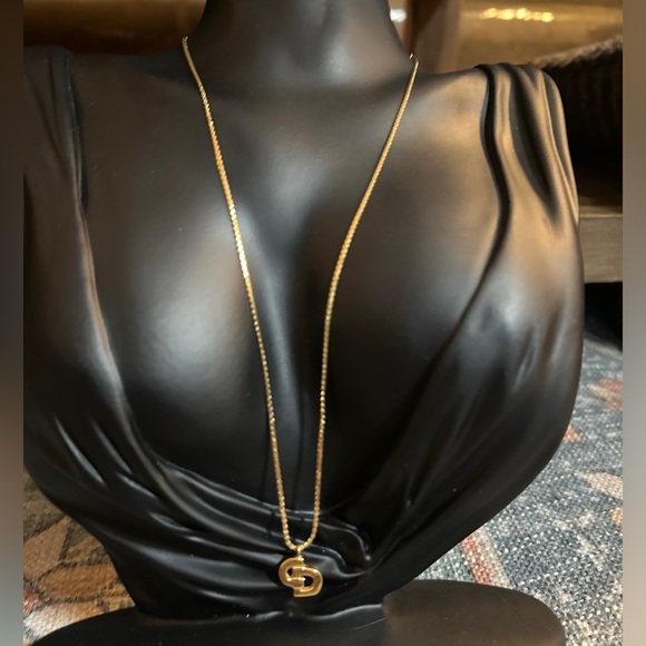 DIOR Vintage Logo CD Gold Tone Pendant Necklace - Picture 9 of 10